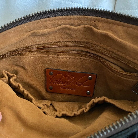 Patricia Nash ‘cassini’ suede wristlet - Picture 4 of 4